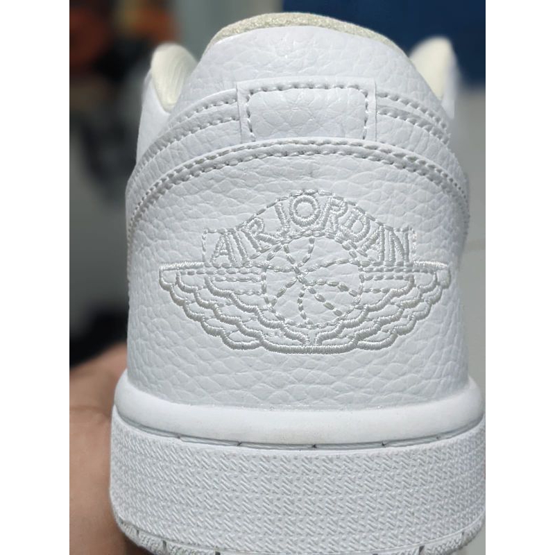 air Jordan triple white TEMBUS BARCODE
