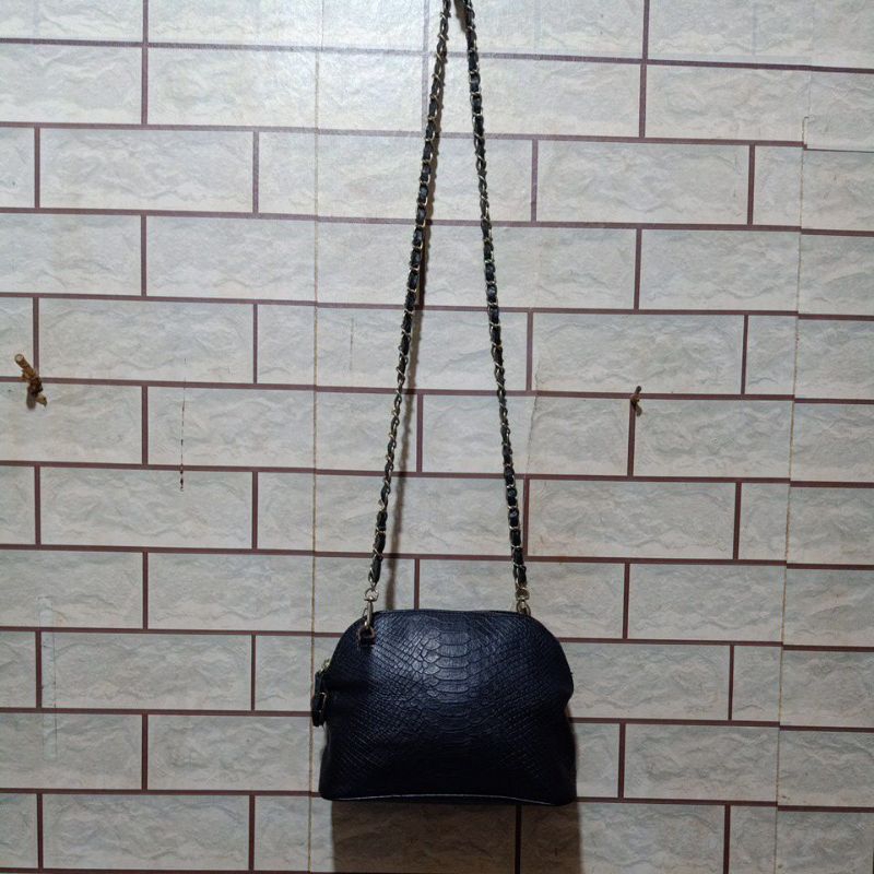 Tas sling Rantai Kulit Asli BEY0ND B3ST (Harga NETT)/ Sling Alma Kulit Asli  / Tas Slempang Kulit As