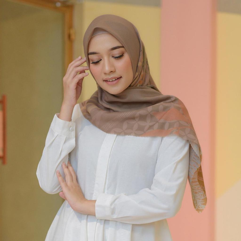 HIJAB SEGI EMPAT | KINAYA NERISA SCARF