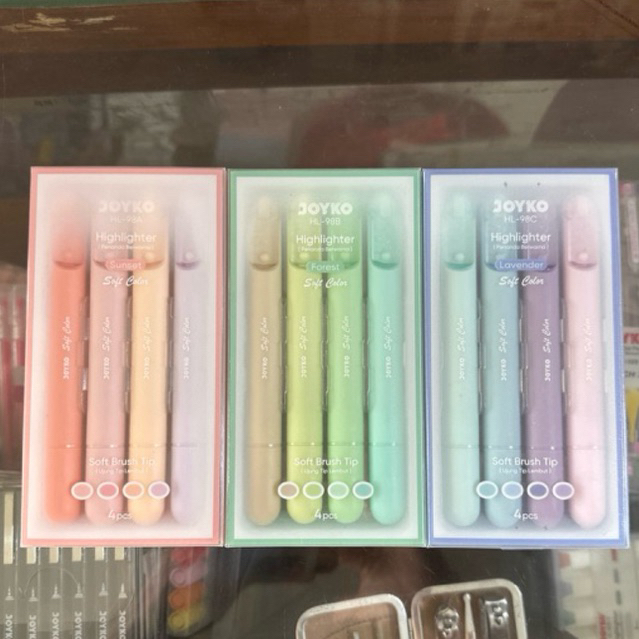 

( 1 set = 4 pcs ) HL-98A Joyko Highlighter Soft Brush Tip Sunset / Penanda Berwarna HL-98B Forest / Penanda Ujung Tip Lembut HL-98C Lavender