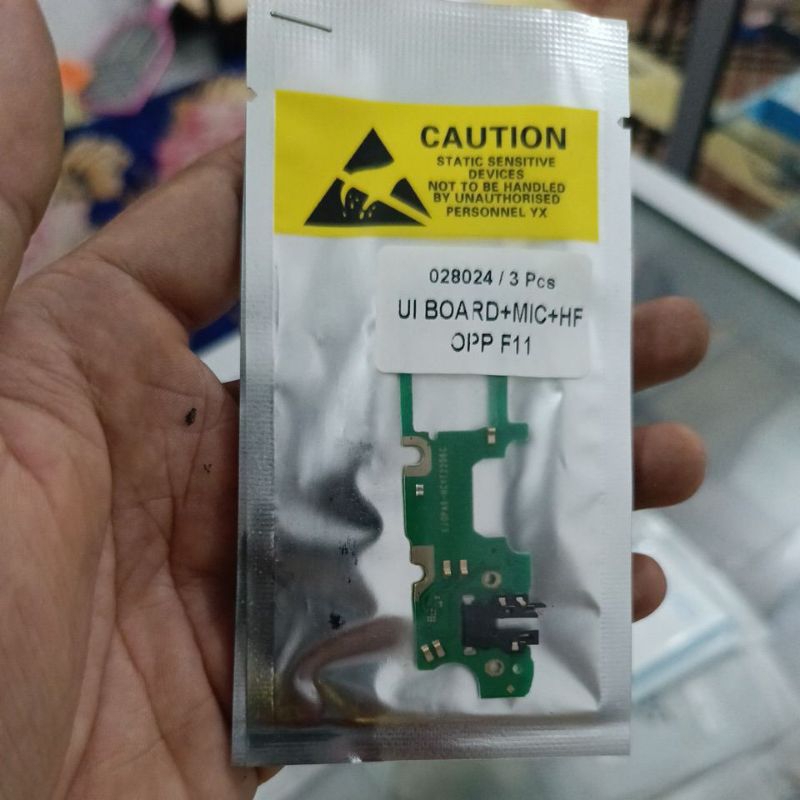 ui board mic + lubang headset Oppo f11