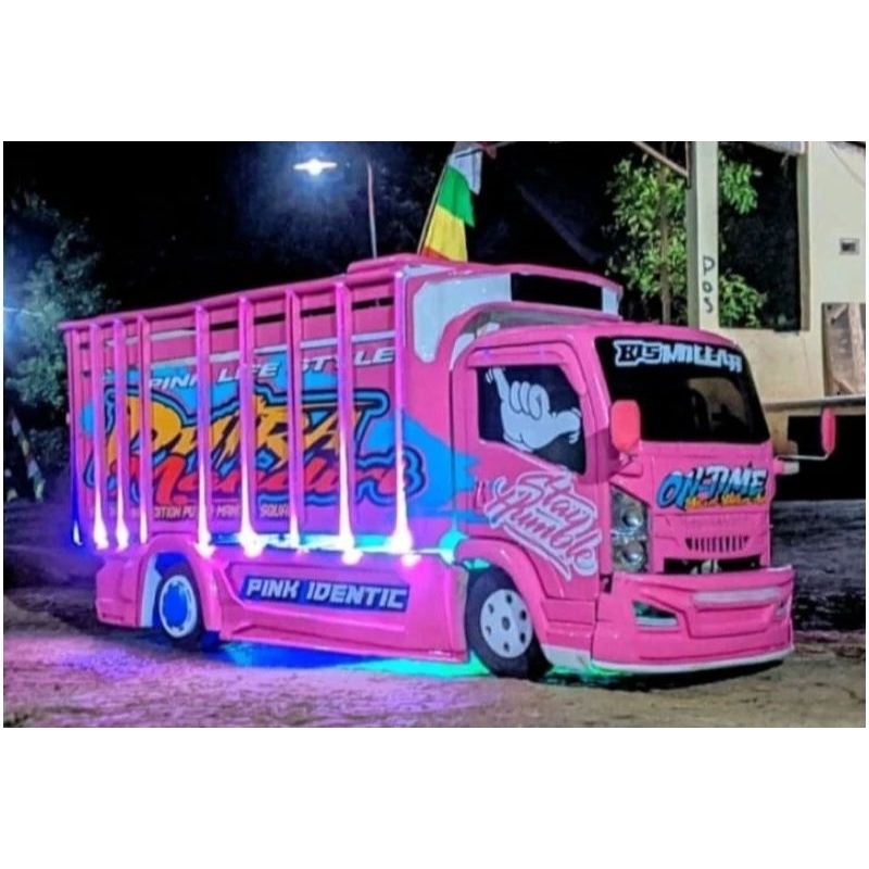 Mobil mainan truk oleng