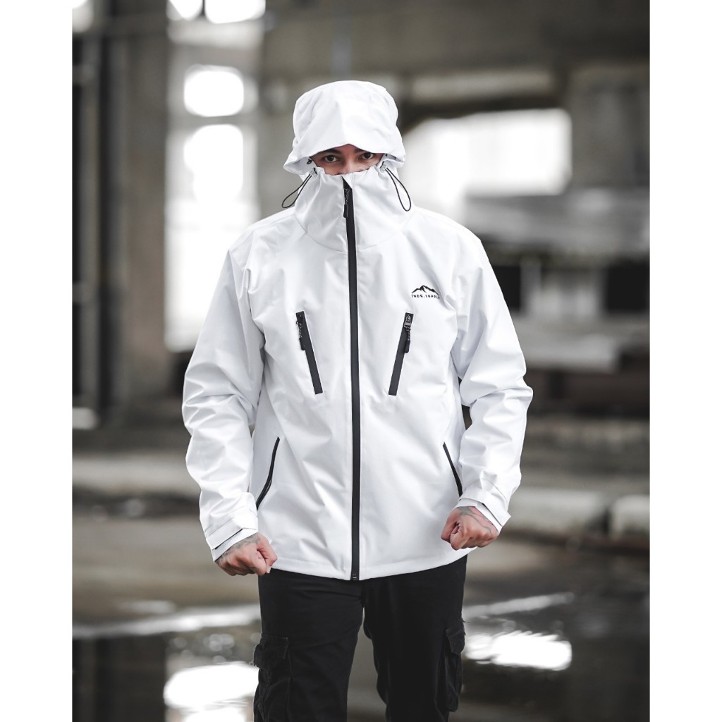 Jaket Gorpcore Parasut Waterproof Pria Putih / Jaket Gunung Waterproof Putih