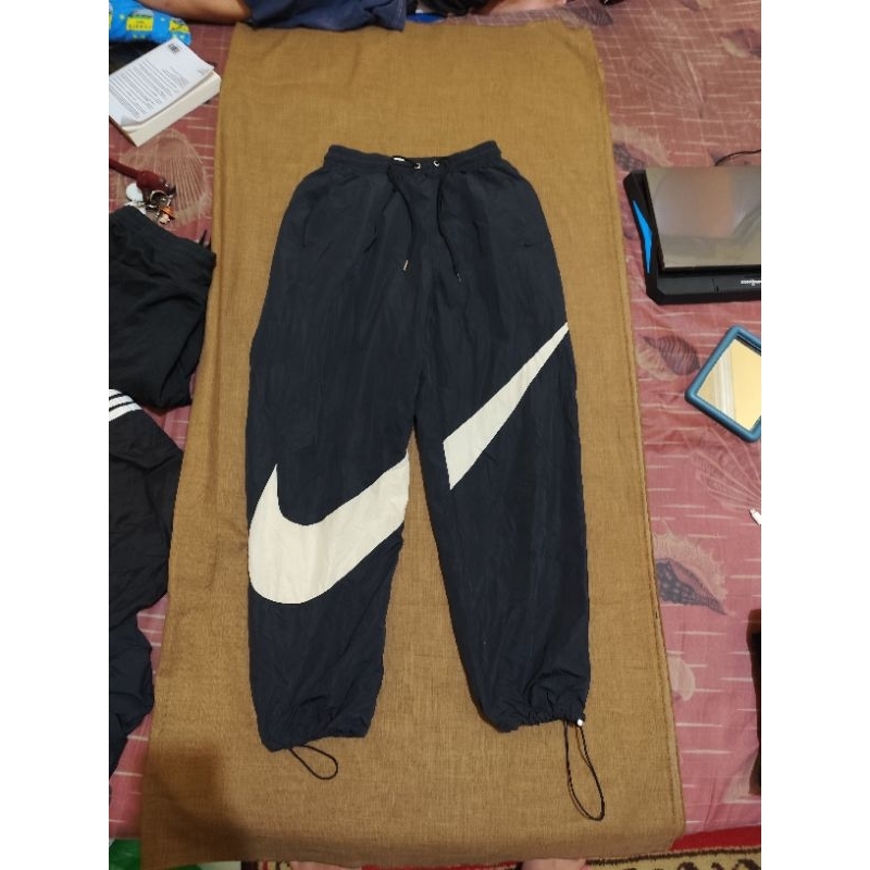 nike paracuite pants big swoosh