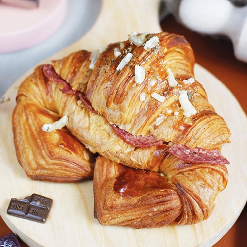 

Croissant Pizza
