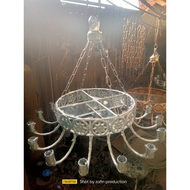 lampu gantung dekorasi cabang 16 lampu gantung wedding terbaru