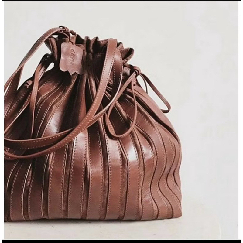 PRELOVED MEDIUM PLEATS BY KAYNN