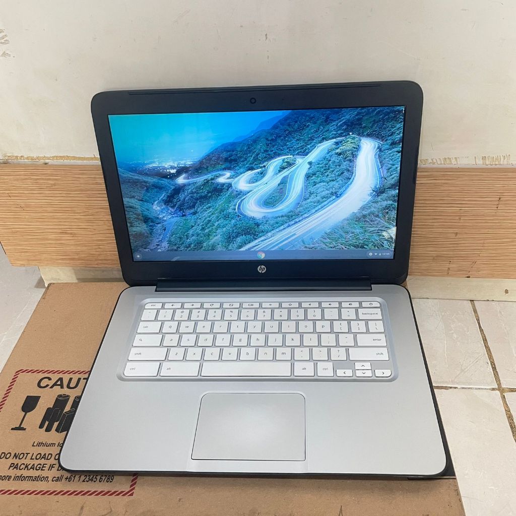 HP ChromeBook 14 - SMB, Slim, Cantik, Lengkap, Lengkap, Black Silver