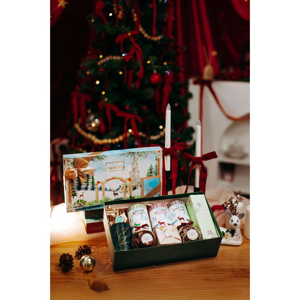 

WONDERLAND - Hampers Natal Christmas Hampers New Year Gift Parsel Natal Hampers Tahun Baru Cookies Kue Kering