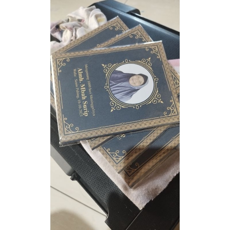 

Buku Yasin 96 halaman+ 1 lmbr Sisipan Hvs