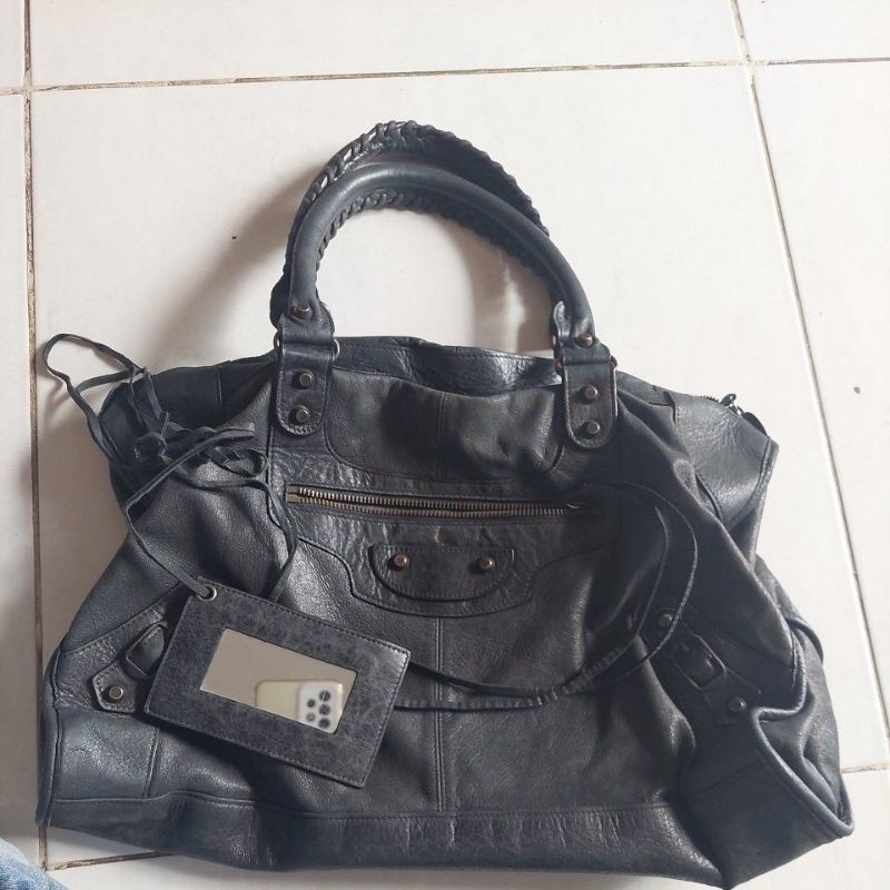preloved tas balenciaga  hitam