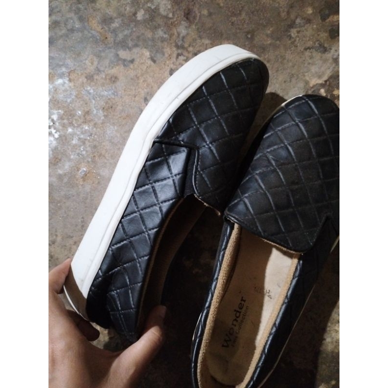hibah sepatu