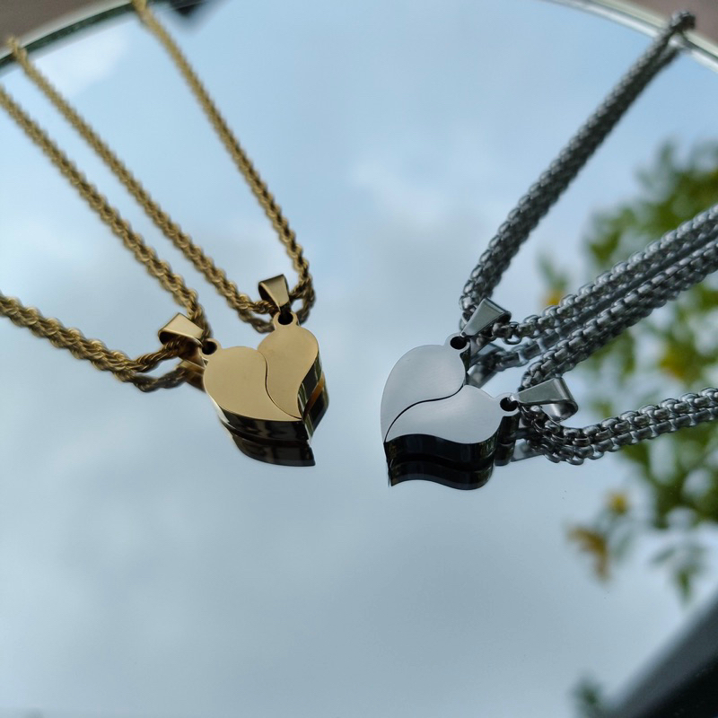 Kalung Couple Liontin Hati Terbelah Titanium | Magnetic heart necklace Set