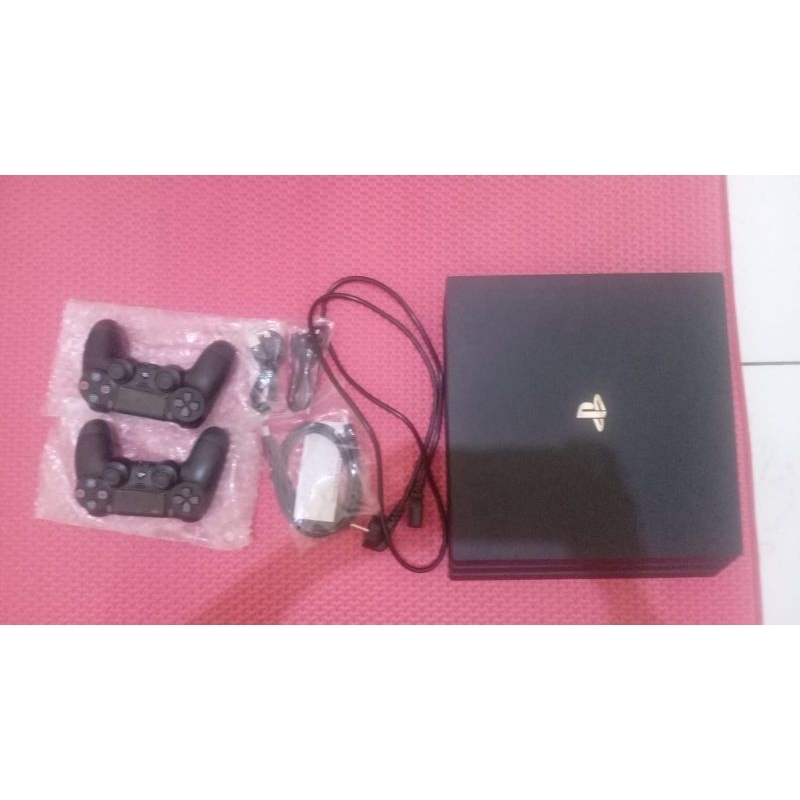 PLAYSTATION 4 PRO 1 TB