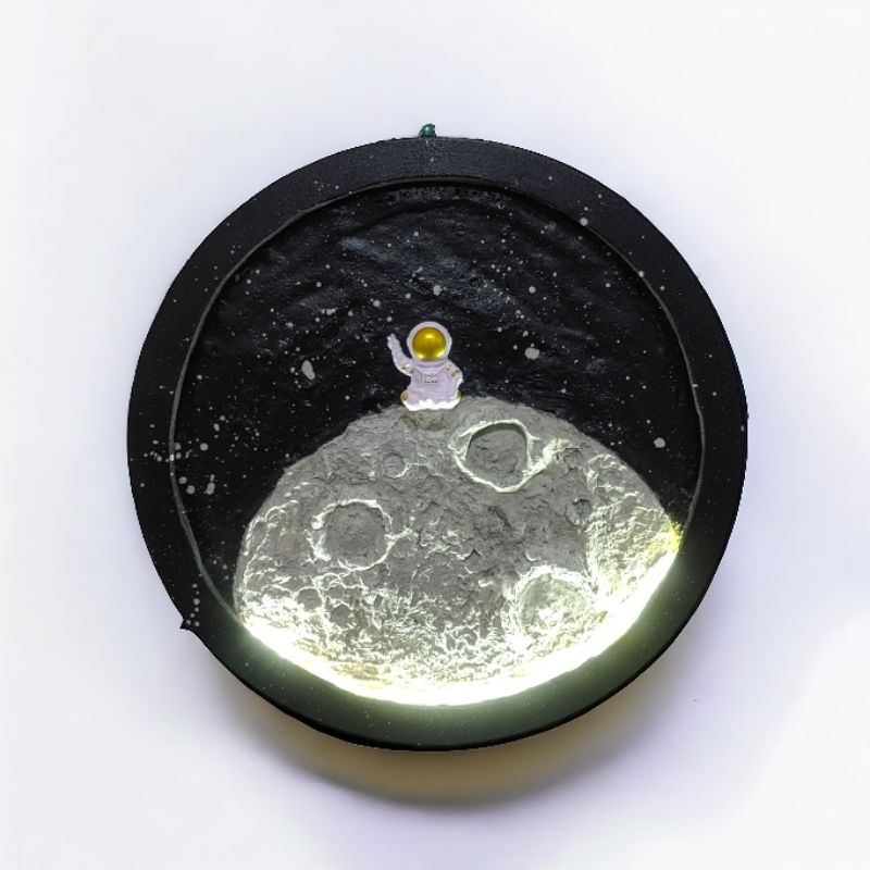 wholesome wall art lamp astronaut pajangan lampu dinding astronot bulan DIY