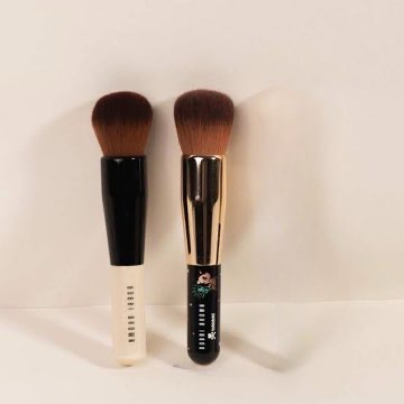 BOBBI BROWN - Full Coverage Face Brush - BOBBI BROWN Brush