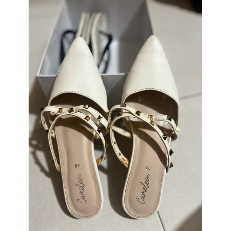 PRELOVED Sandal pesta / jalan