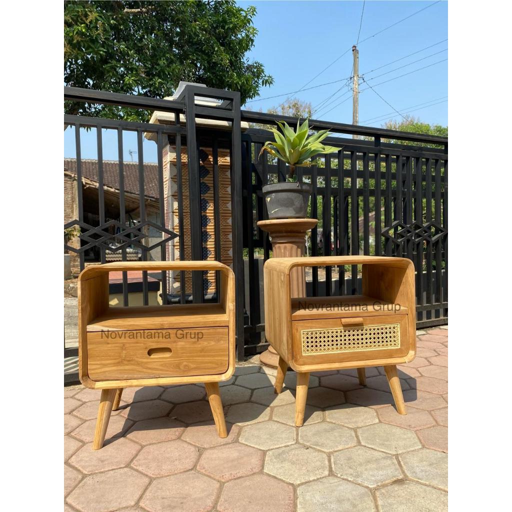 Nakas Minimalis Kayu Jati - Nakas Kayu Jati Samping Dipan Bedside Table - Meja Nakas Rotan