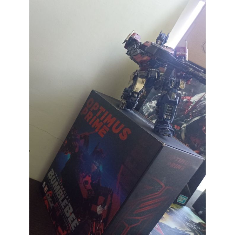Optimus Prime Threezero Transformer Bumblebee DLX