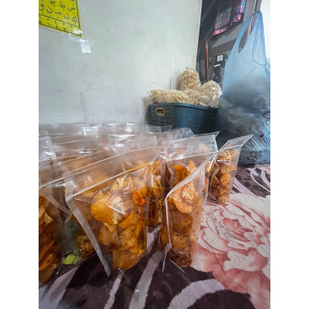 

KRIPIK MADEW PEDAS 100gram / KERIPIK UBI PEDAS CEMILAN MEDAN