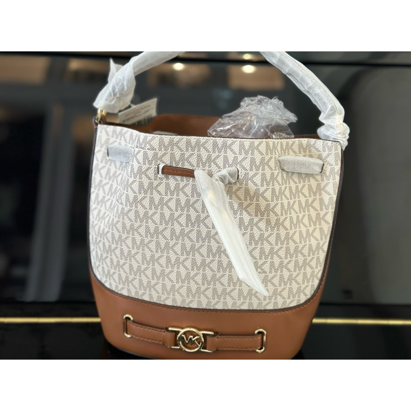 MK Michael Kors Reed Bucket