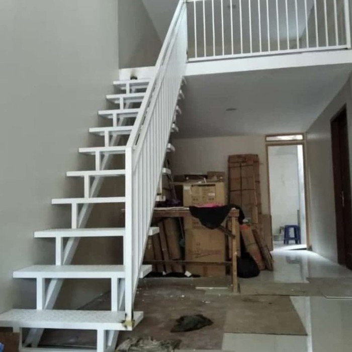 tangga besi minimalis/tangga kekinian