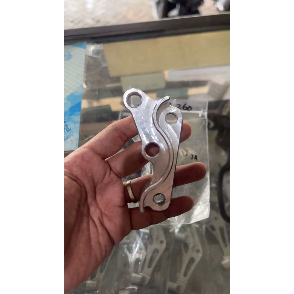 breket kaliper brembo 4p untuk fiz r fizr 125z jupiter z nouvo