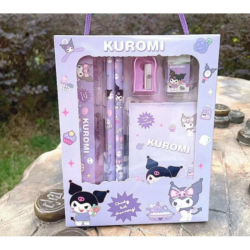 

Alat Tulis Set 6 in 1 Karakter Kuromi Untuk Hadiah Anak Sekolah / Kotak Pensil Anak Set