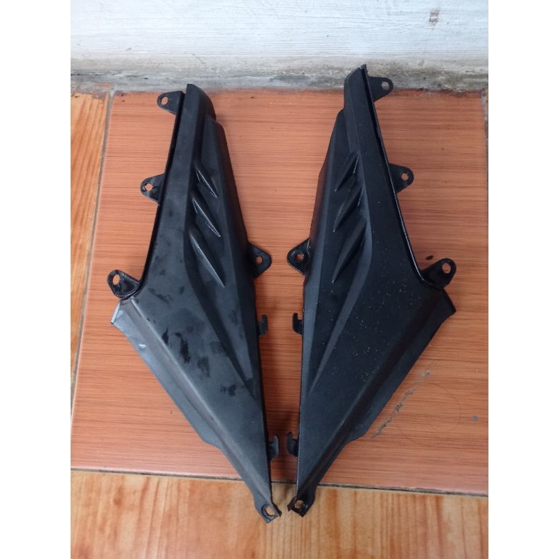 tutup aki megapro mono shock