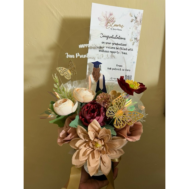 buket wisuda / bloombox akrilik / bloombox wisuda akrilik