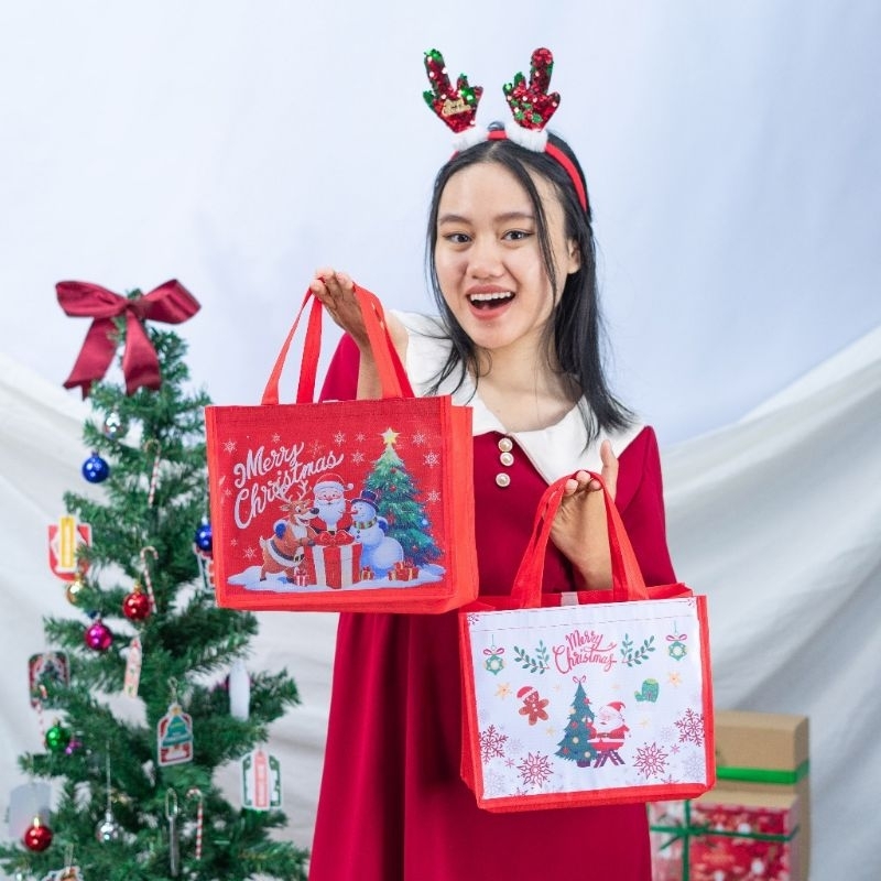 

TAS READY STOK NATAL 75 GSM / GOODIE BAG MOTIF NATAL / BINGKISAN NATAL