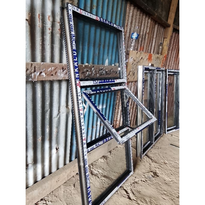 kusen jendela aluminium UK 140x60/150x60/170x60 atas bawah kaca mati, tengah bisa buka tutup. bisa c