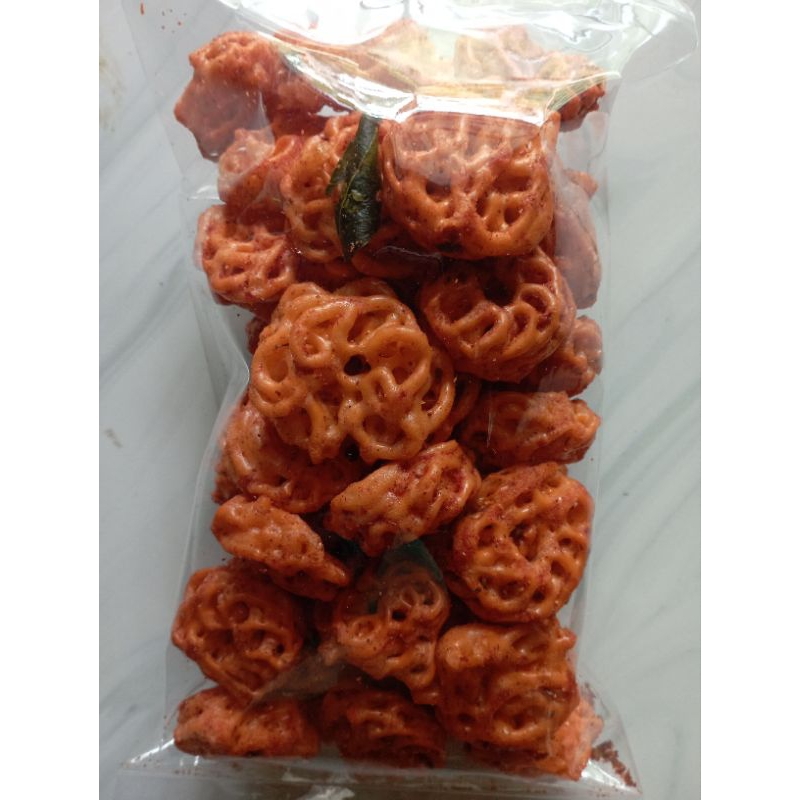 

Kerupuk seblak rafael/seblak pedas daun jeruk