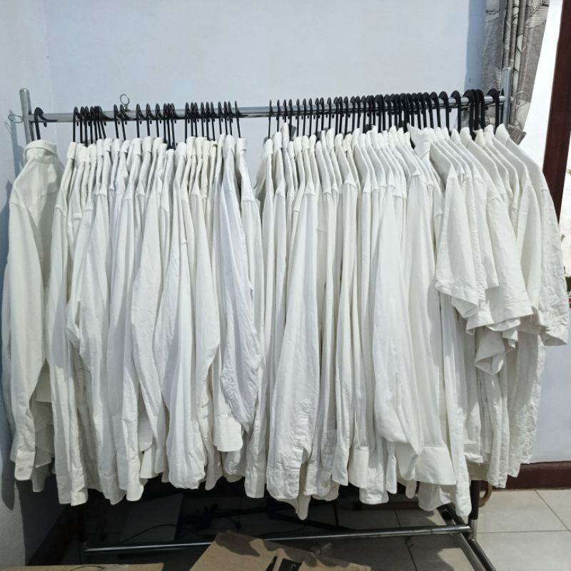 Kemeja putih pria UNIQLO berbagai ukuran