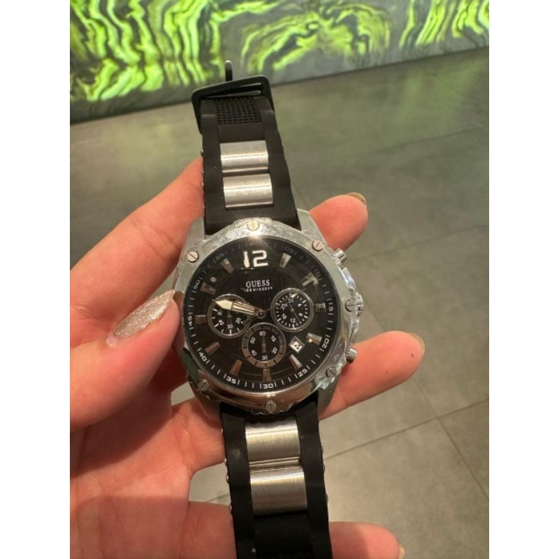 Preloved jam tangan pria Guess W0167G1 original