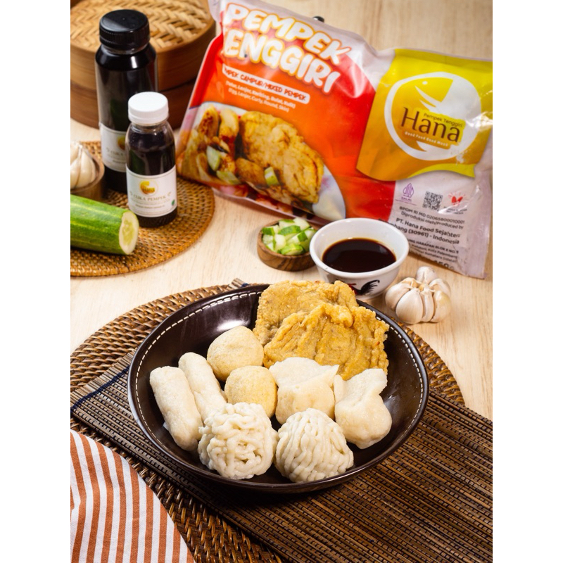 

Pempek Tenggiri Hana Pempek Palembang Pempek Campur Pempek Mix Pempek Ikan Tenggiri