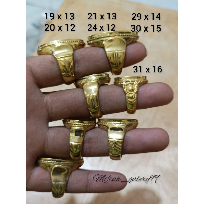 Emban cincin kuningan sari klasik minimalis