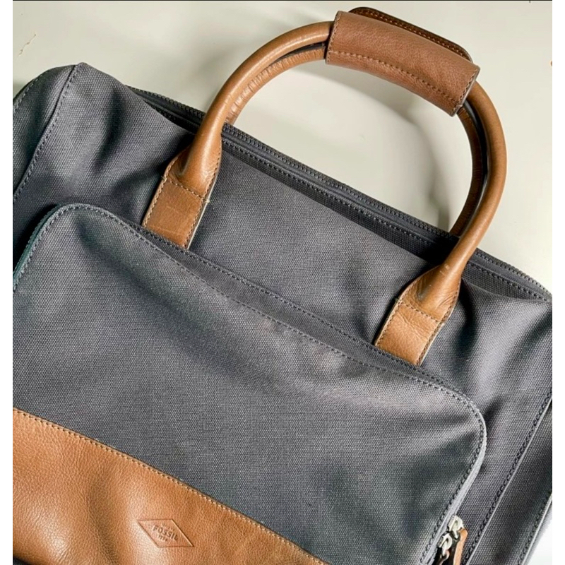 Second- Fossill Carson Leather Travel Bag/ Weekend Bag