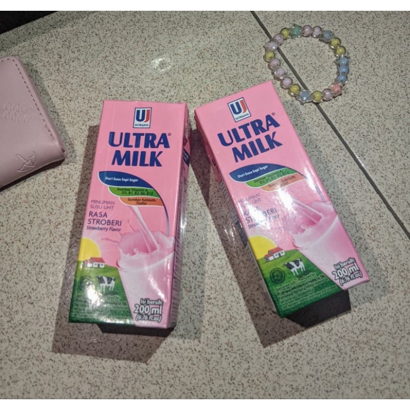 

ultra milk susu UHT/ultra milk strawberry