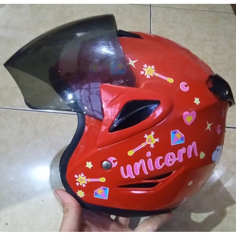 Helm anak-anak motif unicorn