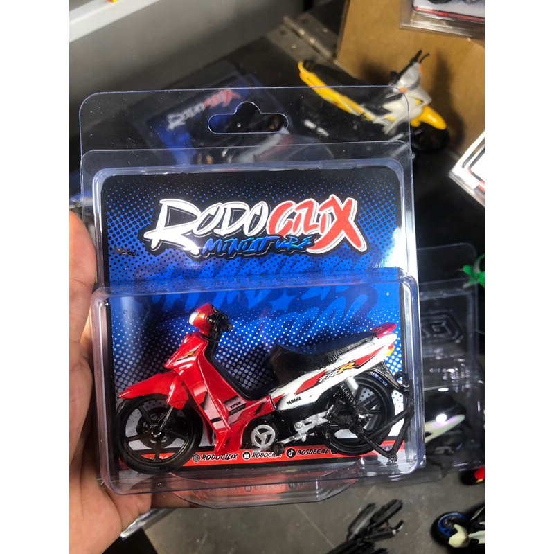 Miniatur motor yamaha fizr ardath skala 1:20