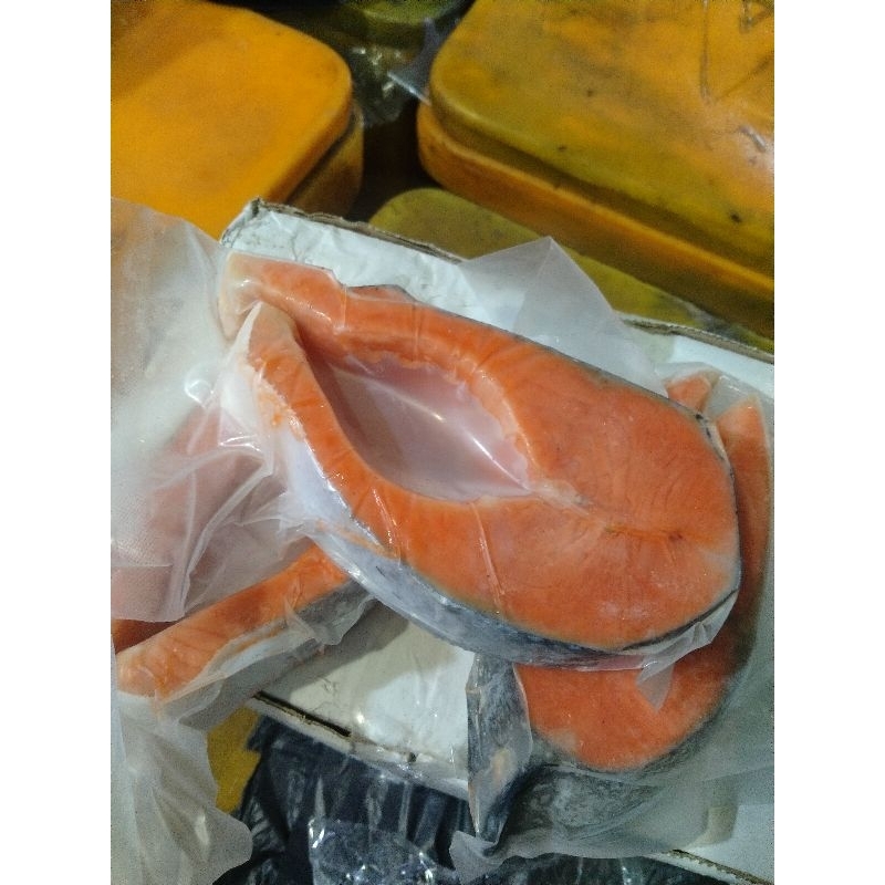 

Ikan salmon Premium segar Fresh kualitas terbaik. 1kg.