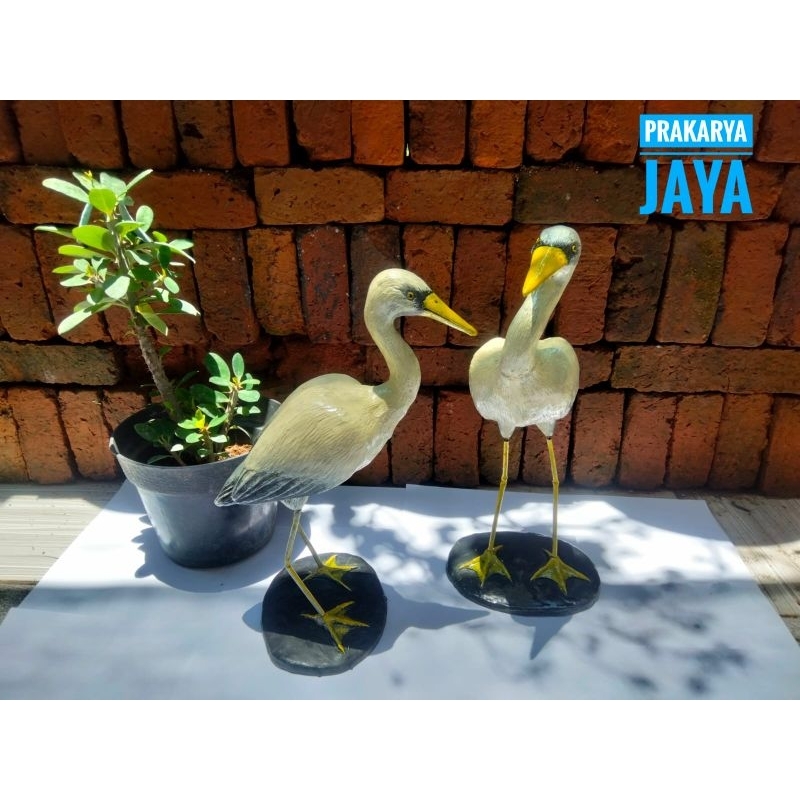 Hiasan taman burung bangau