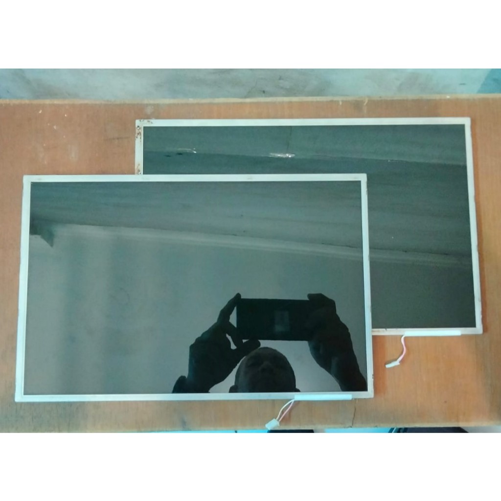 LCD  Laptop 14.1 Inch /30 pin (Bekas/Copotan) Kondisi Normal