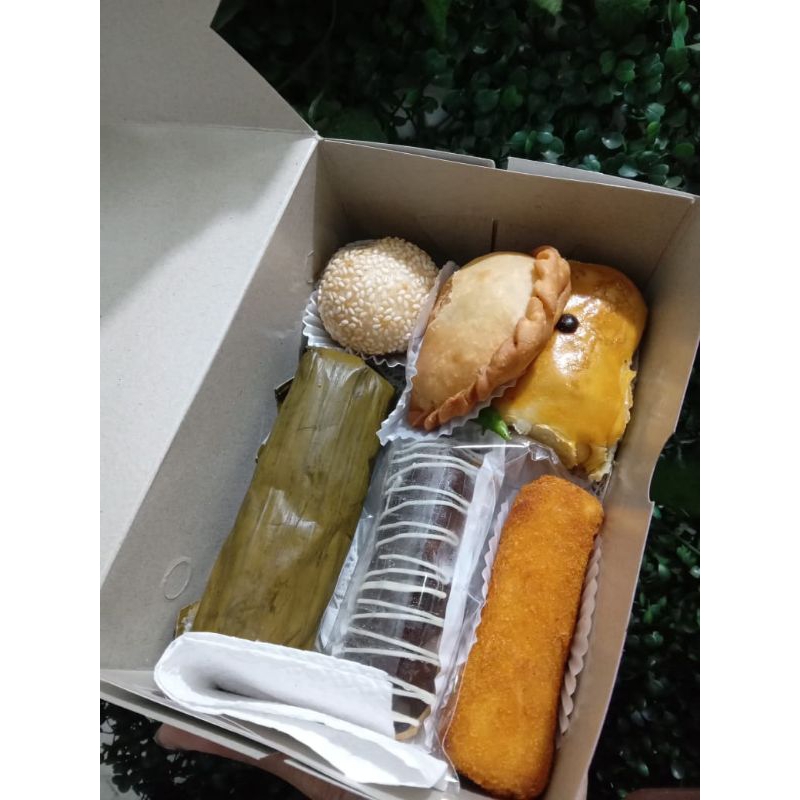

Snack Box Premium/paket snack box/snack box murah/snack box arisan/snack box bogor