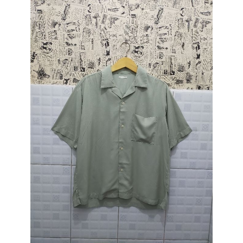 kemeja GU uniqlo Sage open collar