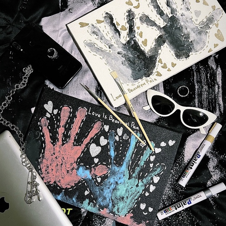 

Serba Istimewa DIY Handprint Painting KIT Cap 2 Tangan Kanvas Lukis Uk 2x3 Kanvas Hitam Kanvas Putih Termasuk Easel Tripod Kuas Spidol GoldWhite