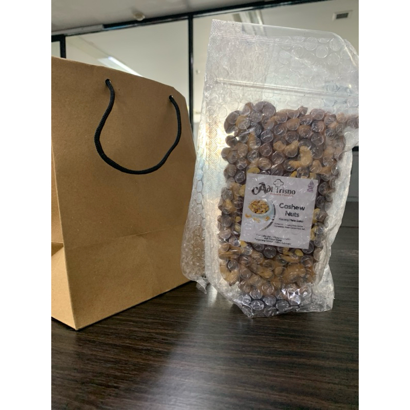 

Kacang Mete Bakar Premium GRATIS paper bag - Roasted Cashew Nuts - Kacang Mede Panggang Bakar @aditrisno.foodies