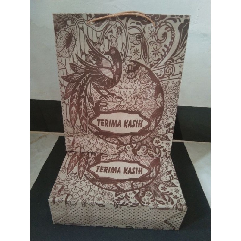 

PAPERBAG MURAH MOTIF BATIK ISI 50 PCS