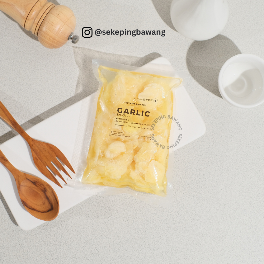 

REFILL - Garlic in Oil - Bawang Putih Cincang/Iris dalam Minyak merk Sekeping Bawang